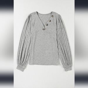 ✨️End Of Winter Sale✨️Light Grey Buttoned V Neck Puff SleeveTop (New/Unused)